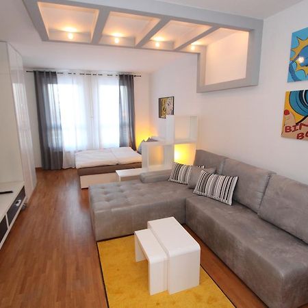 New Belgrade Apartment Neven, Parking 5 Evra Dan Bagian luar foto
