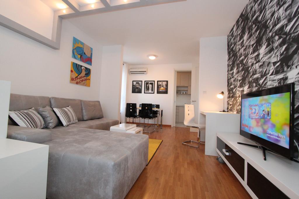 New Belgrade Apartment Neven, Parking 5 Evra Dan Bagian luar foto