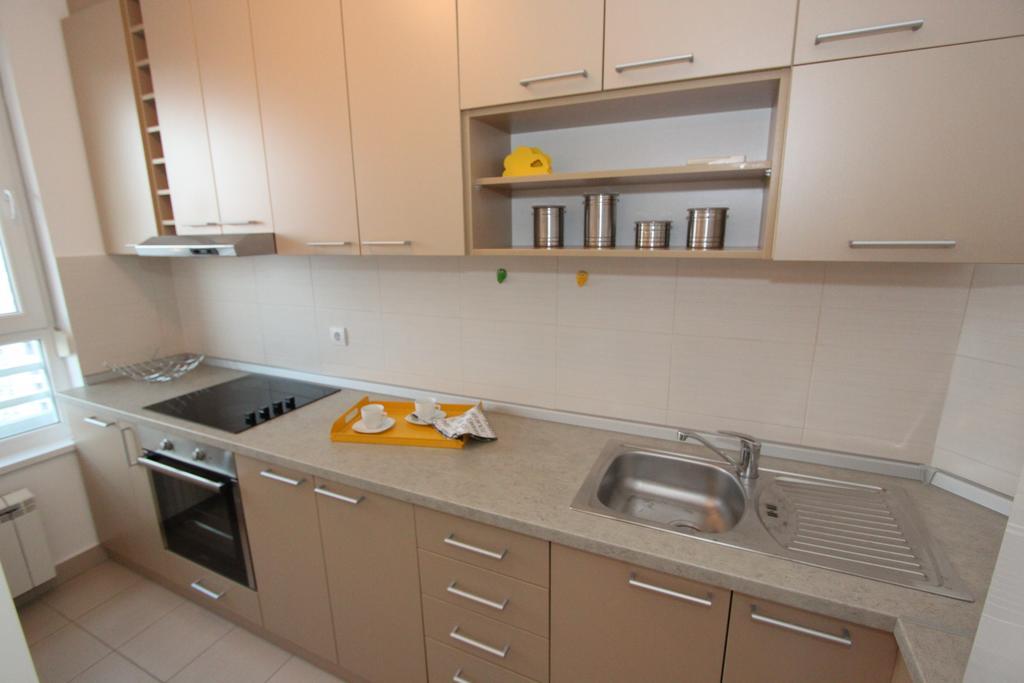 New Belgrade Apartment Neven, Parking 5 Evra Dan Bagian luar foto